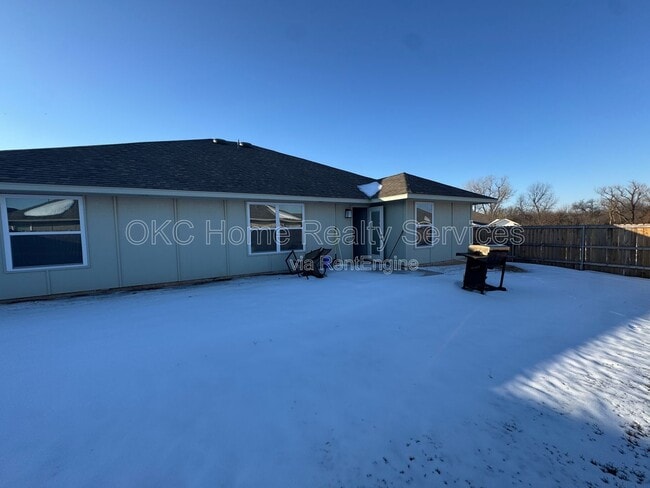 Building Photo - 928 Dusky Valley Ln