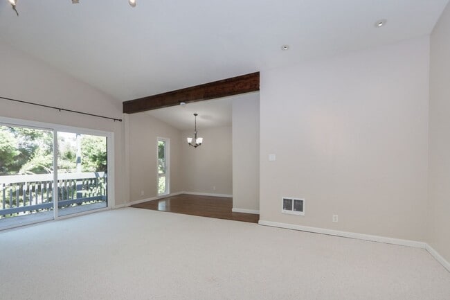 Building Photo - 1BR/1BA Pet-Friendly Top-Floor Condo with Bonus Room & Resort-Style Amenities | San Mateo | YouTu...