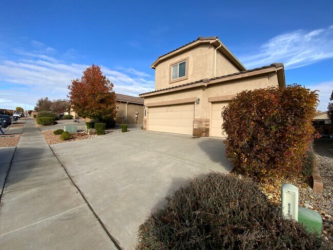 Foto del edificio - 3 Bedroom Home Available Near Unser Blvd NW & Rainbow Blvd NW!