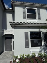 Building Photo - 116 NW 11th Ct