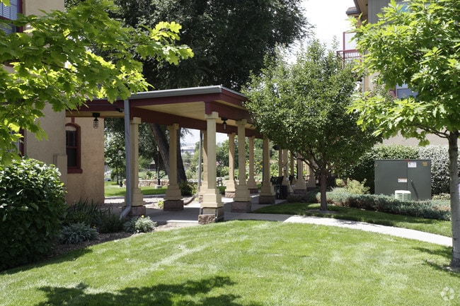 Foto del edificio - Willow Glen Senior