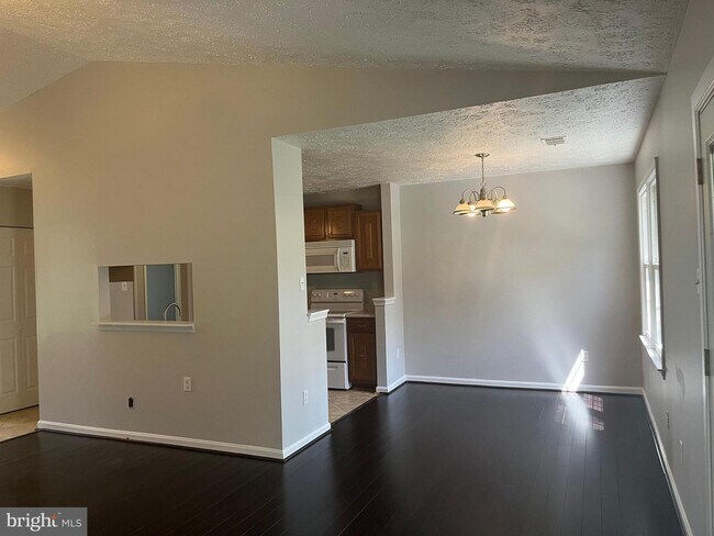 Building Photo - 2124 Duchy Ct