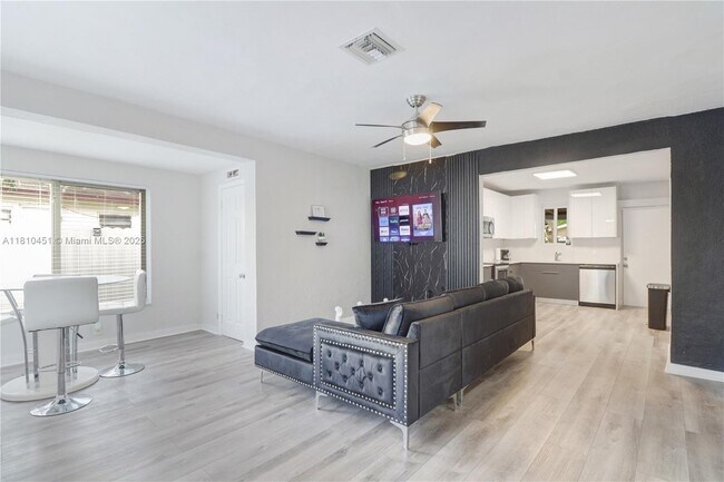 Foto del edificio - 6039 SW 38th St