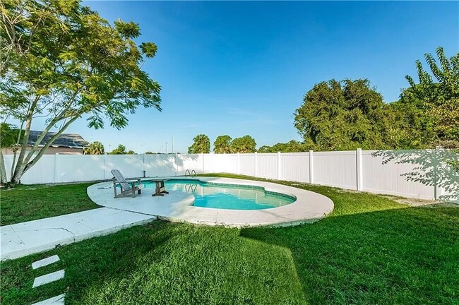 Building Photo - 6317 S Lansdale Cir