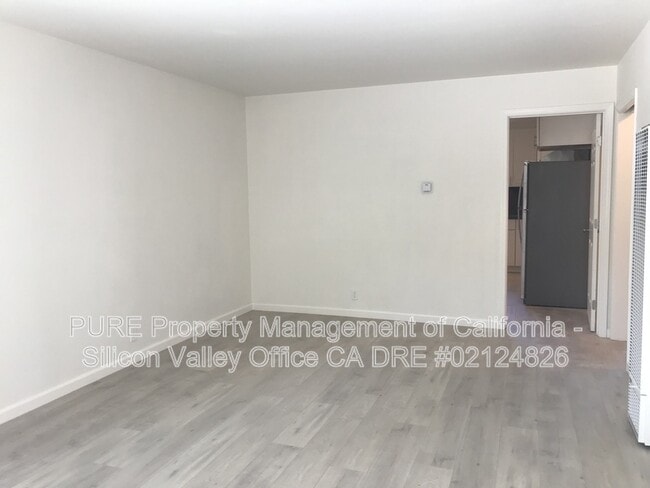 Building Photo - 922 Princess Anne Dr