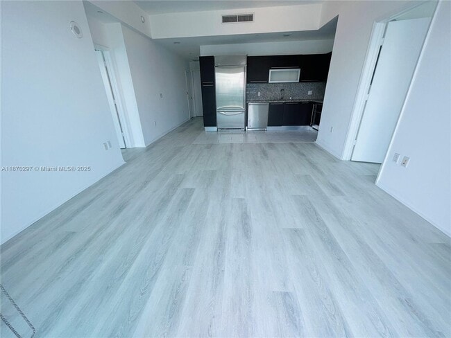 Building Photo - 950 Brickell Bay Dr