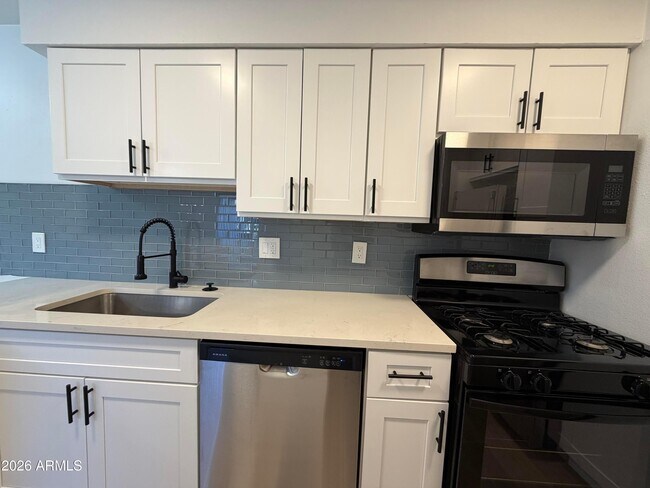 Foto del edificio - 302 E Monte Vista Rd