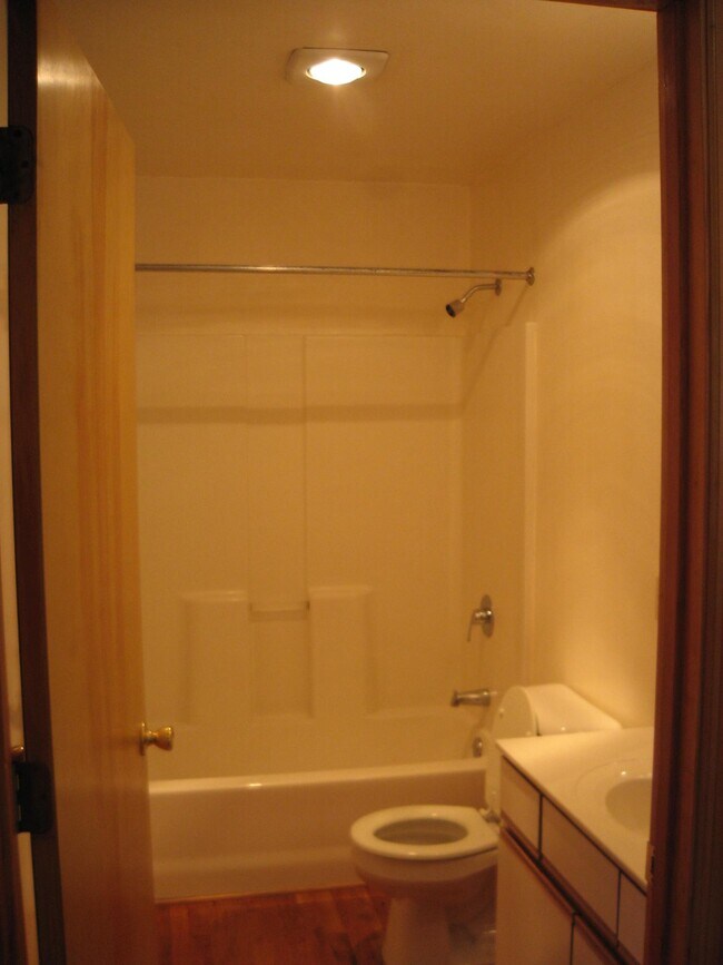 Building Photo - 3262 Glendora Ave