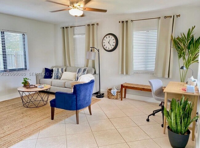 Foto del edificio - 687 SW 113th Ave