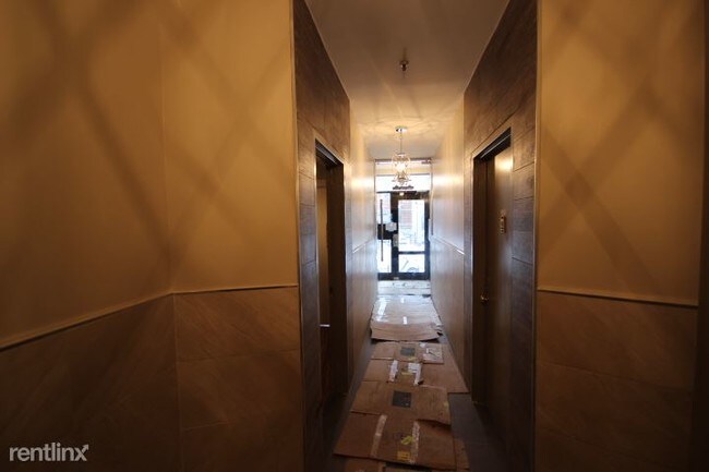 Building Photo - 407 Chauncey St