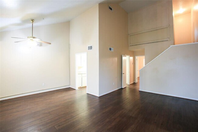 Building Photo - 9410 Grannis St