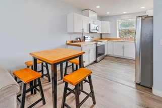 Building Photo - 662 Dahlia Ave