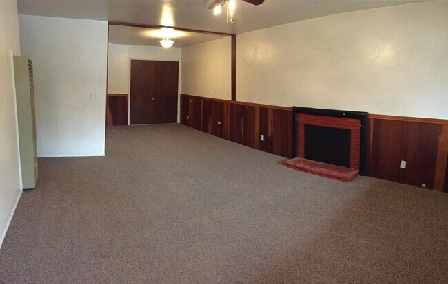 Building Photo - 1475 Stromberg