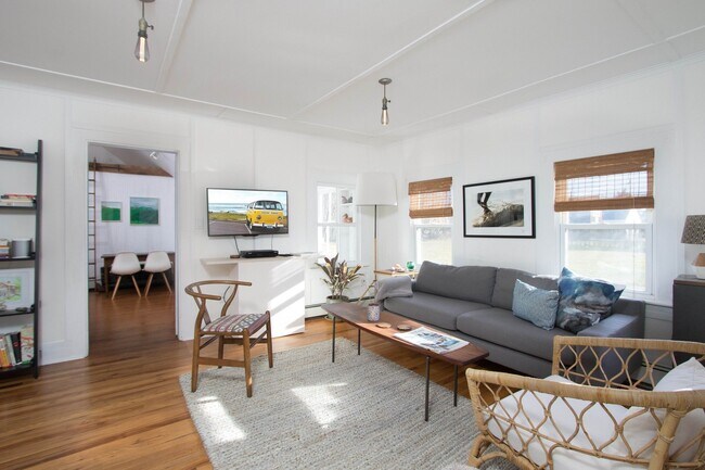 Foto del edificio - 3015 Skunk Ln