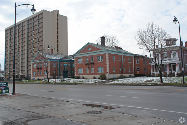 Building Photo - 345 Lake Ave