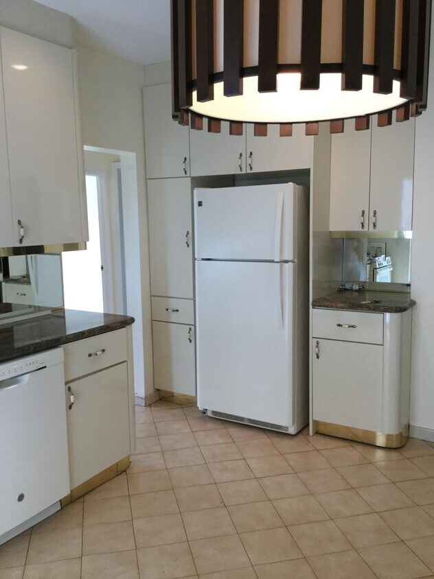 Foto principal - 66-58 Pleasantview St
