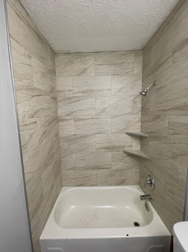 Foto del edificio - 2 Bedroom 1 Bathroom House