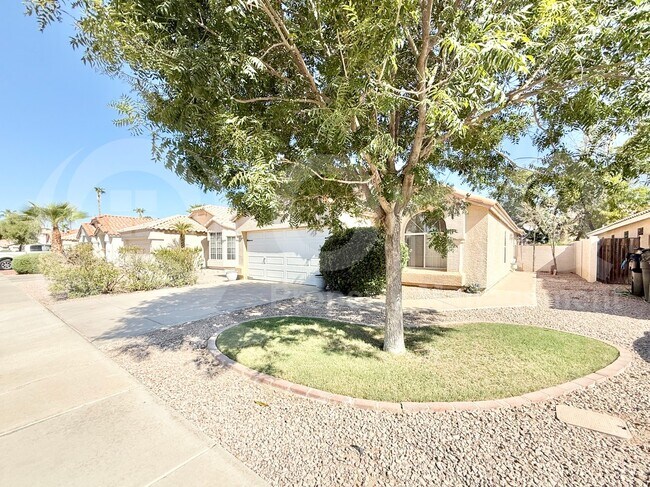 Foto del edificio - 1150 W Lark Dr