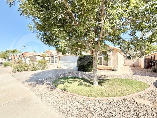 Photo - 1150 W Lark Dr House