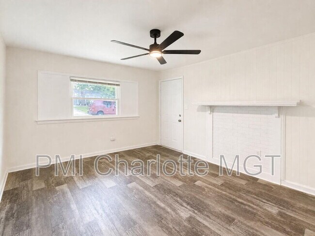 Building Photo - 318 Barrymore Dr