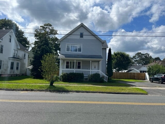Front - 119 Chestnut St