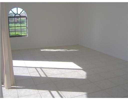 Foto del edificio - 8171 Severn Dr