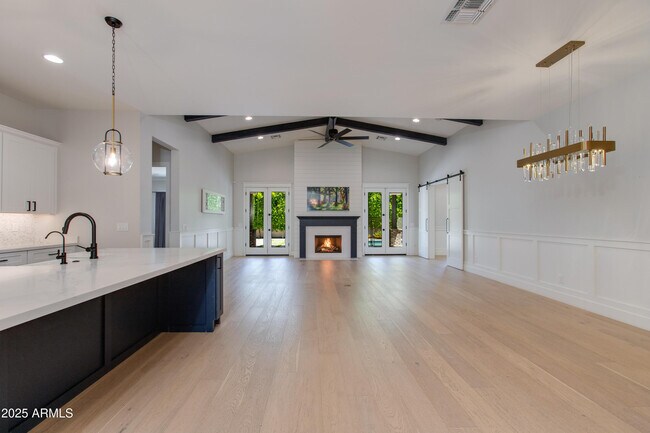 Building Photo - 3802 E Highland Ave