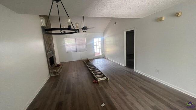 Foto del edificio - 312 Westcliff Center St