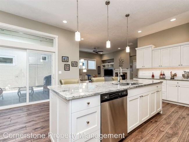 Foto del edificio - 3 br, 2 bath House - 514 W Cagney