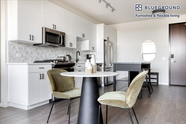 Foto del edificio - 2522 N Milwaukee Ave
