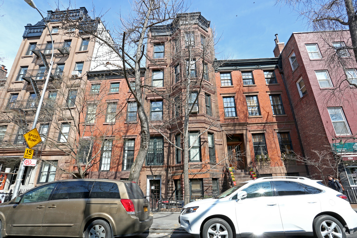 Foto del edificio - 107 W 11th St