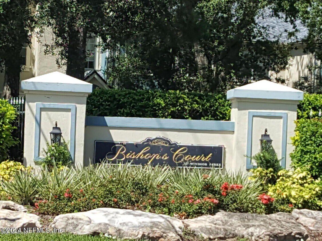 Foto principal - 13703 Richmond Park Dr N