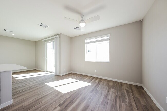 Foto del edificio - 14251 N 7th St