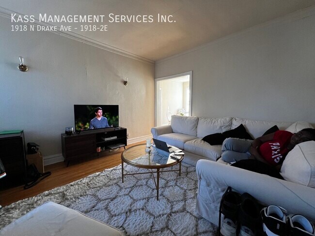 Foto del edificio - 1918 N Drake Ave