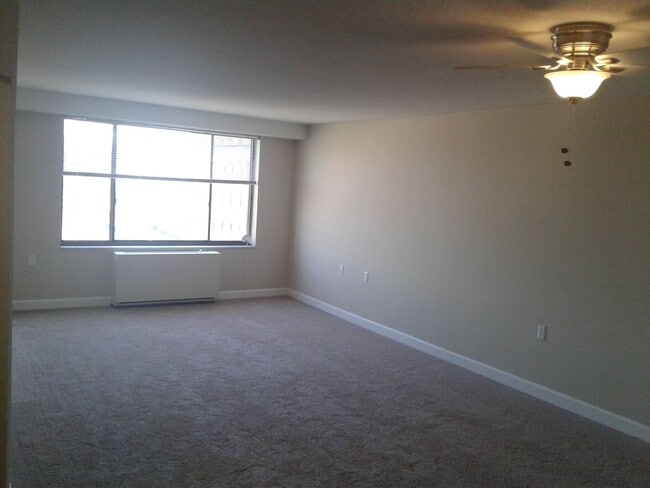 Interior Photo - Garfield Tower - GAR