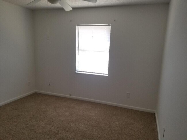 Foto del edificio - Two-Bedroom Home with Bonus Room in Winter Haven