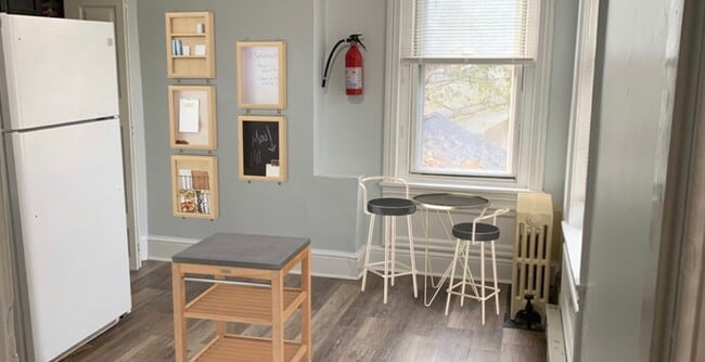 Building Photo - 1015 Dekalb Street