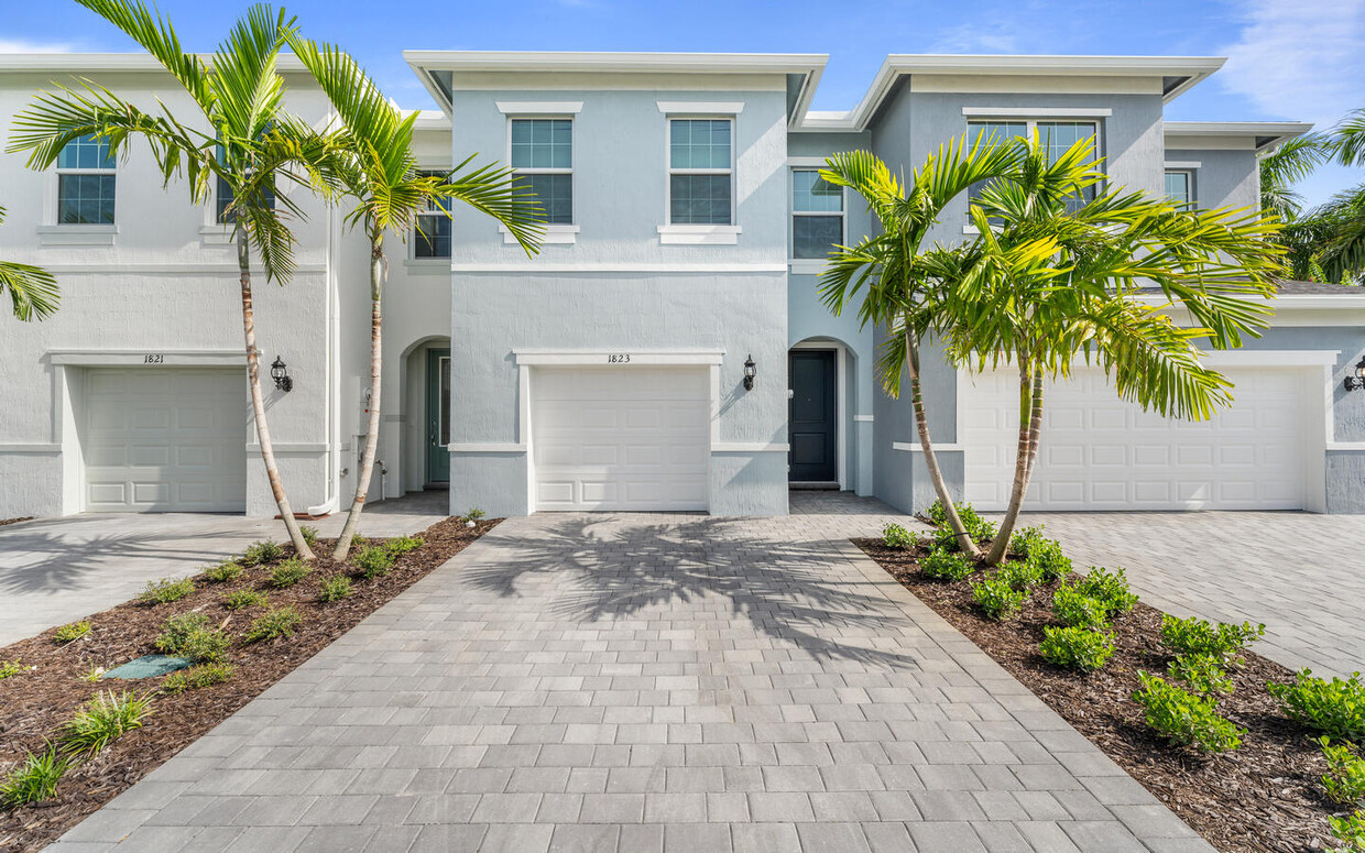 Primary Photo - 1823 SE Ocean Cove Way