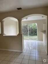 Building Photo - 1527 SE 24th Ct
