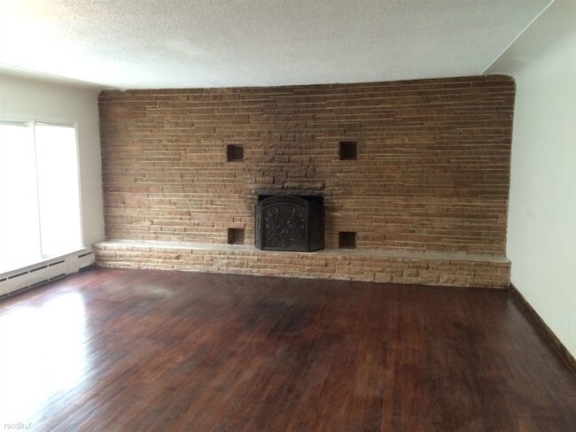 Building Photo - 24210 Schroeder Ave