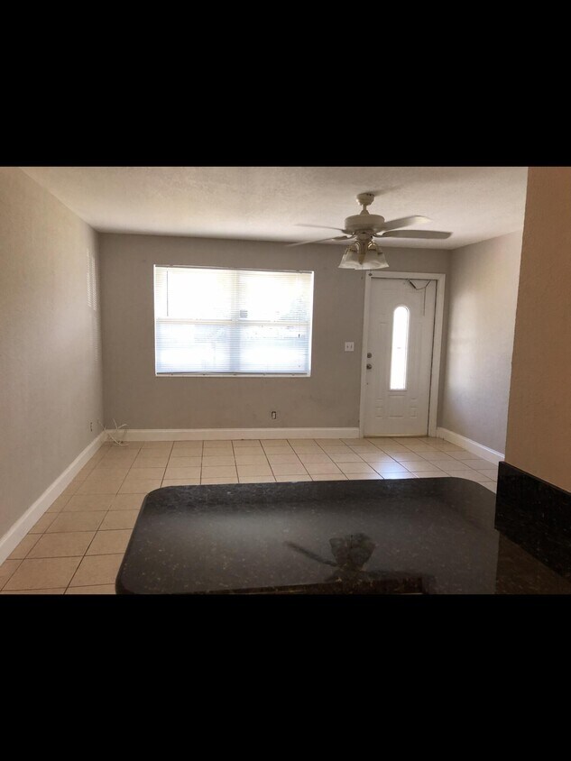 Foto del edificio - 4295 Forest Rd