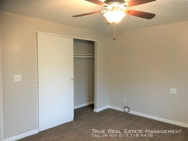 Building Photo - 2284 Roxanna Dr