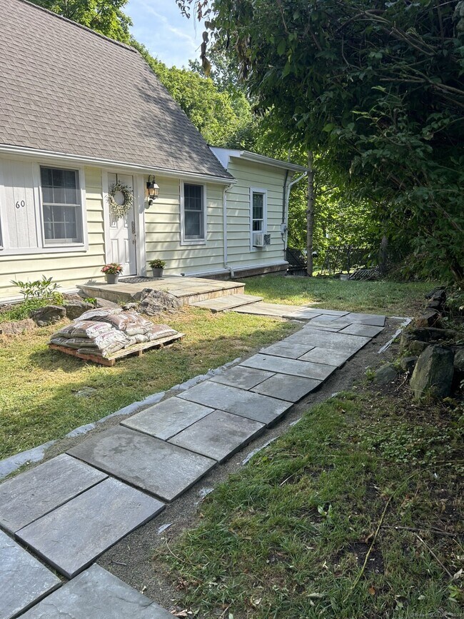 Building Photo - 60 Fairfield Dr