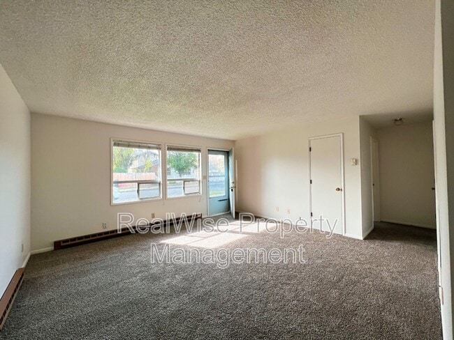 Foto del edificio - 713 NW Birch Ave