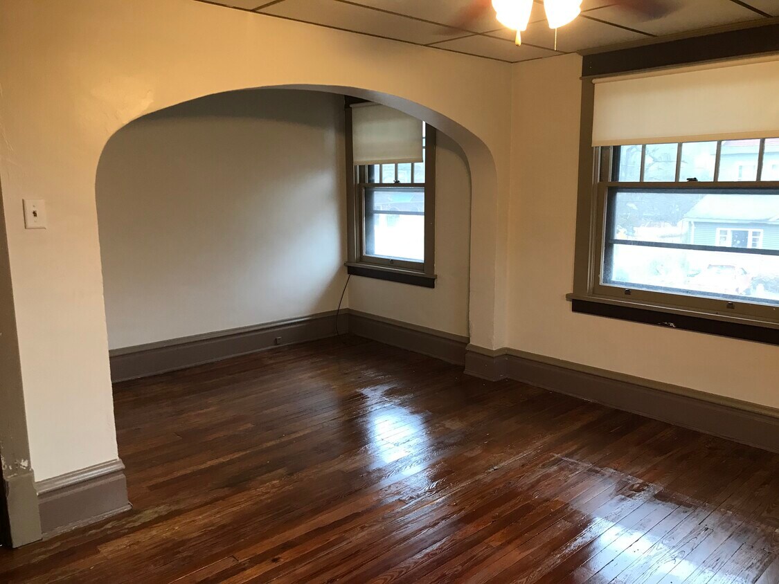 Primary Photo - 342 Park Ave
