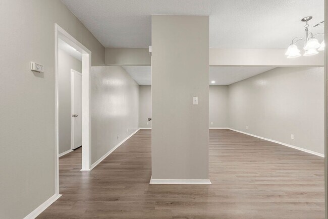 Building Photo - 2426 S 8RD EAST AVE