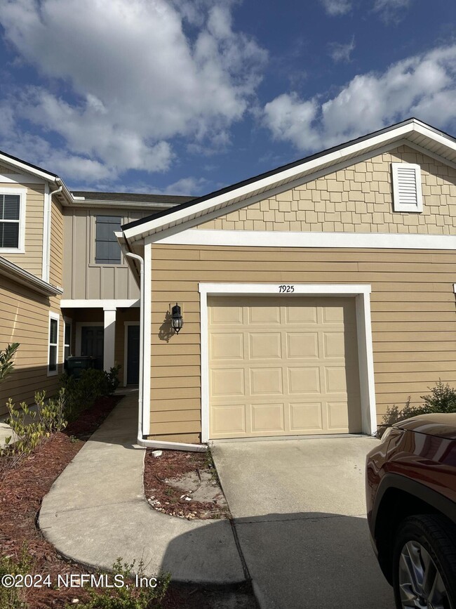 Building Photo - 7925 Echo Springs Rd