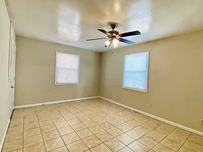 Building Photo - Conveniently Located 1 Bedroom, 1 Bath Apartment Near Downtown Orlando!