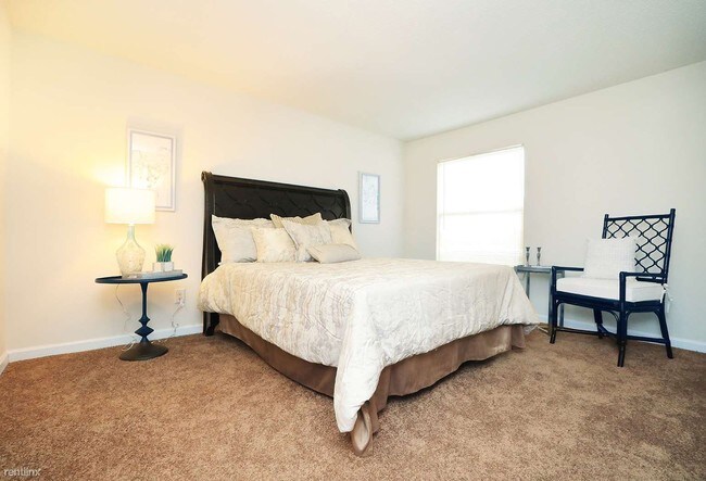 Foto del edificio - 3 br, 2 bath  - 2602 Embarcadero Dr Apt 160