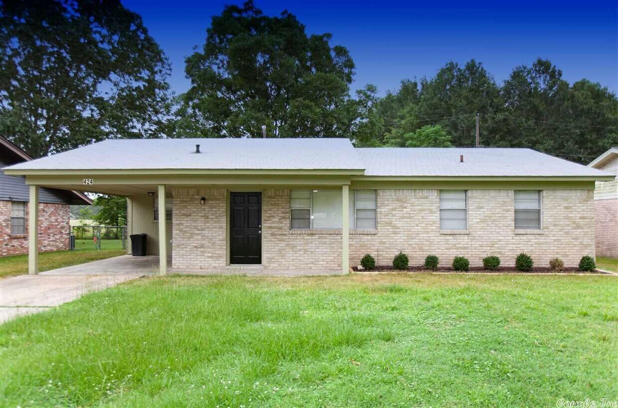 Primary Photo - 424 Wicker Ln